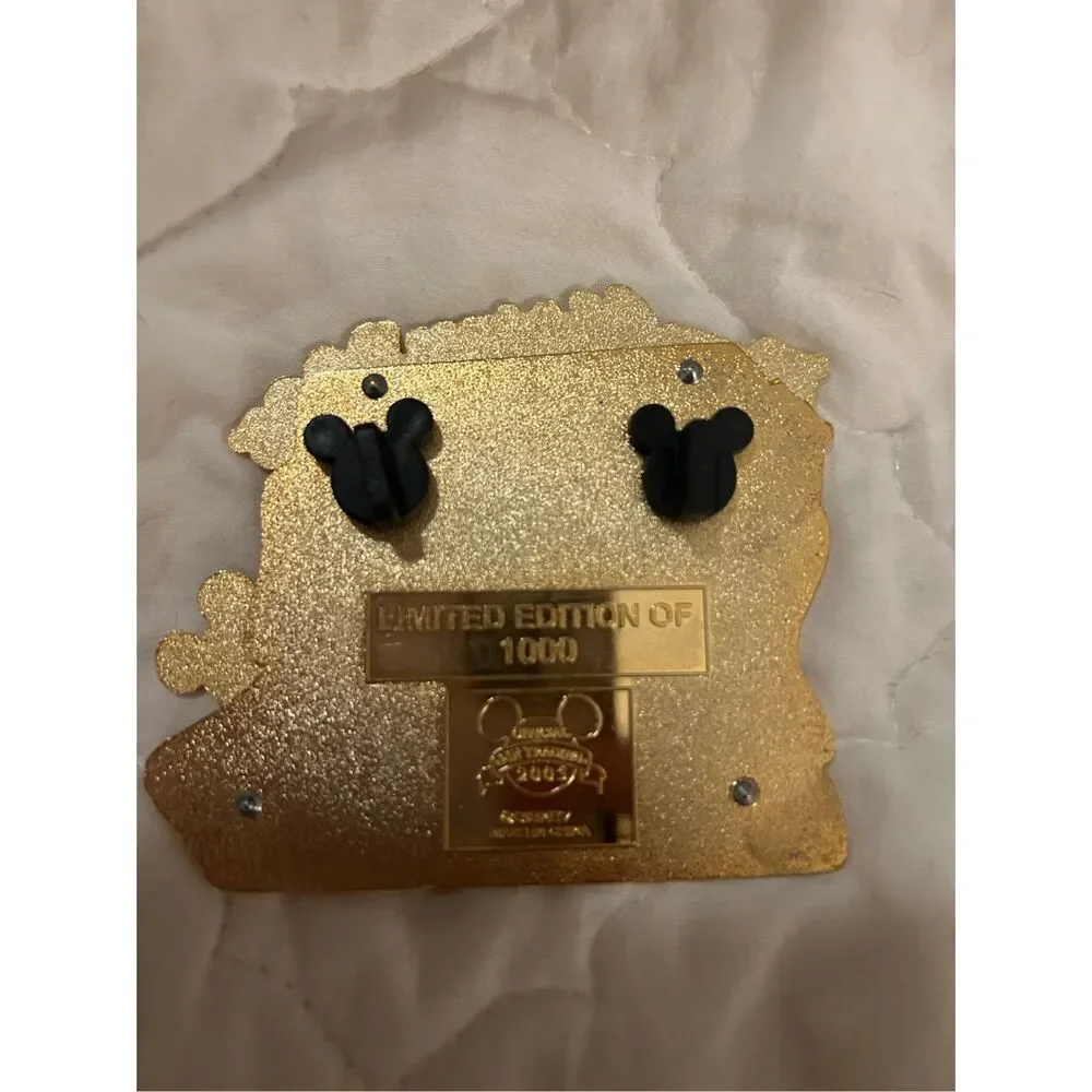 Official Disney Pin Merry Christmas 2005 Jumbo Mickey Caroling LE 1000